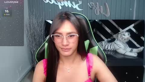 Snapshot of allisson_a chatting on 03-06-25, 06:41 Allisson online show from 03-06-25, 06:41