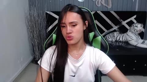 Snapshot of allisson_a chatting on 03-07-25, 09:51 Allisson online show from 03-07-25, 09:51