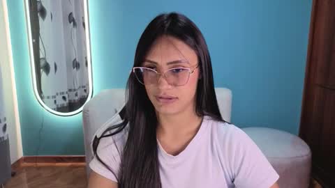 Snapshot of allisson_a chatting on 09-25-25, 03:21 Allisson online show from 09-25-25, 03:21