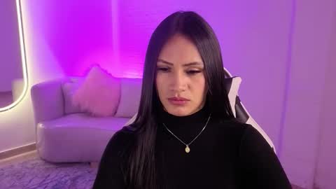 Snapshot of allisson_a chatting on 11-21-25, 03:27 Allisson online show from 11-21-25, 03:27