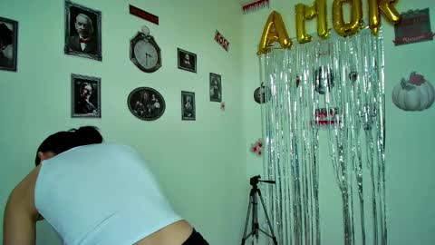 Snapshot of allisson_rose chatting on 10-27-25, 07:51 Alli online show from 10-27-25, 07:51