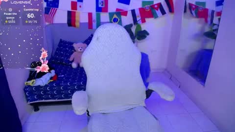 Snapshot of alloy_tiny chatting on 06-12-26, 06:40 alloy_tiny online show from 06-12-26, 06:40