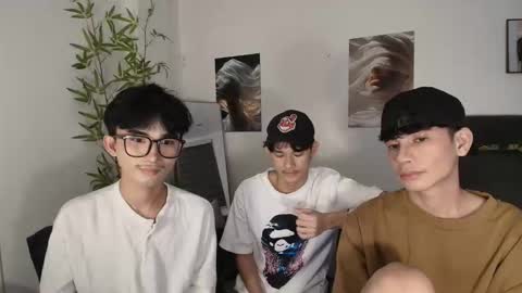 Snapshot of alluring_alpha chatting on 05-25-26, 05:13 kim and josh online show from 05-25-26, 05:13