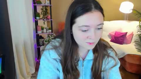 Snapshot of alluringeyess chatting on 10-21-25, 10:16 alluringeyess online show from 10-21-25, 10:16