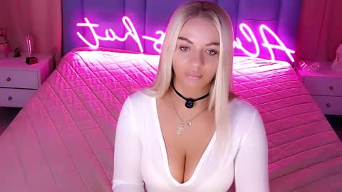 AlwaysHot online show from 03-15-26, 02:28