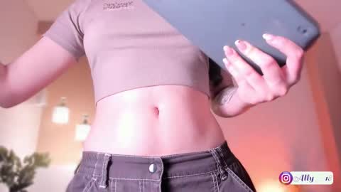 Snapshot of ally_addams chatting on 09-15-25, 04:12 Ally online show from 09-15-25, 04:12