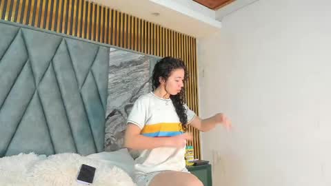 ally_and_noah_ online show from 06-06-26, 11:37
