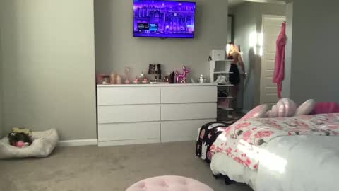 Snapshot of allymaeeee chatting on 09-21-25, 12:56 Ally Mae online show from 09-21-25, 12:56