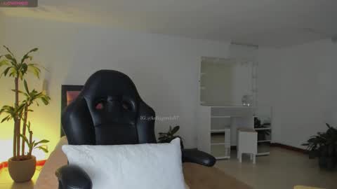 Kelly  online show from 09-30-25, 10:31