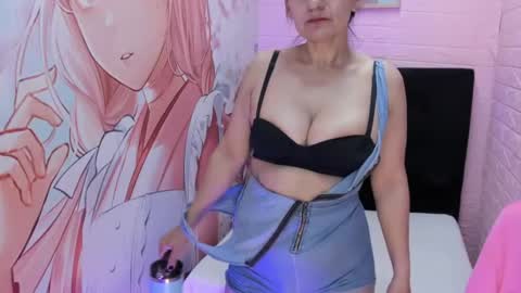Snapshot of allysonmilf chatting on 07-02-26, 04:02 Allyson online show from 07-02-26, 04:02