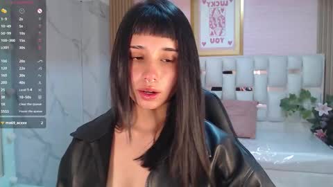 Snapshot of allyssa_bellini_s chatting on 10-23-25, 09:24 Allysa online show from 10-23-25, 09:24