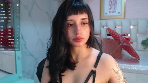 Snapshot of allyssa_bellini_s chatting on 10-29-25, 08:27 Allysa online show from 10-29-25, 08:27