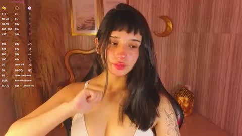 Snapshot of allyssa_bellini_s chatting on 11-13-25, 08:41 Allysa online show from 11-13-25, 08:41