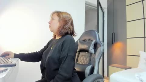 ALMA FENIX  online show from 09-29-25, 12:21