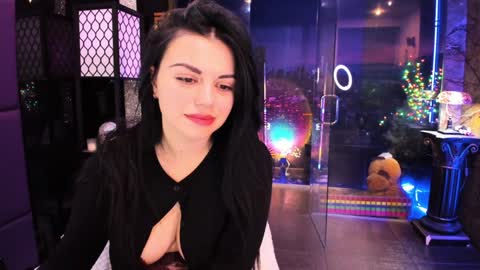 Snapshot of alma_pearl chatting on 01-18-25, 10:17 Alma online show from 01-18-25, 10:17