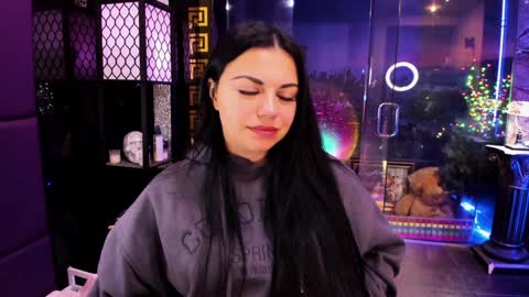 Snapshot of alma_pearl chatting on 10-30-25, 06:48 Alma online show from 10-30-25, 06:48