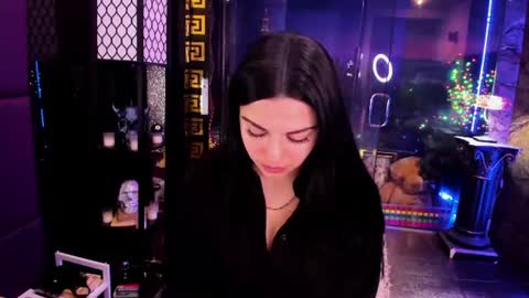 Snapshot of alma_pearl chatting on 06-17-26, 07:55 Alma online show from 06-17-26, 07:55