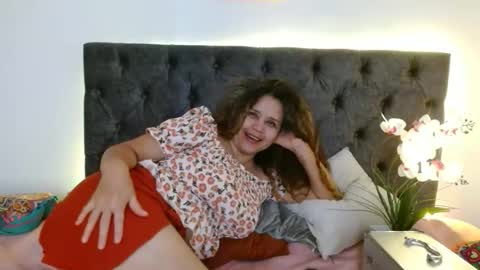 Snapshot of alma_sexyy chatting on 01-14-26, 06:35 Alma online show from 01-14-26, 06:35