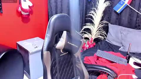 Snapshot of almazz_ chatting on 07-02-26, 08:48 Santy online show from 07-02-26, 08:48