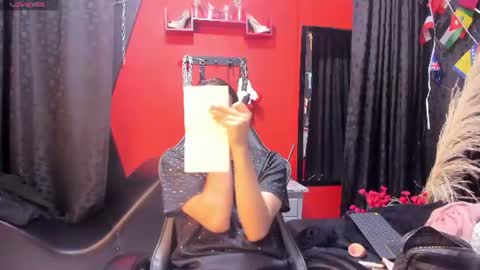 Snapshot of almazz_ chatting on 07-04-26, 10:38 Santy online show from 07-04-26, 10:38