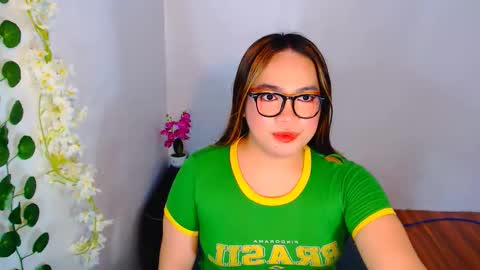 Snapshot of almirablont13 chatting on 11-22-25, 03:16 Almira online show from 11-22-25, 03:16