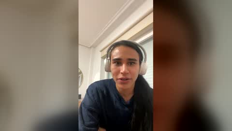 Snapshot of alogenotwink chatting on 04-03-26, 11:25 STEPHAN online show from 04-03-26, 11:25