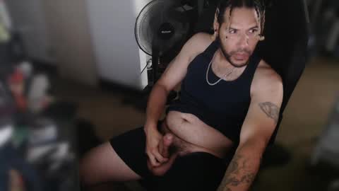 Snapshot of aloha_king chatting on 01-01-25, 02:20 simplyfaded online show from 01-01-25, 02:20