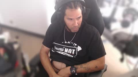 Snapshot of aloha_king chatting on 02-06-25, 10:53 simplyfaded online show from 02-06-25, 10:53