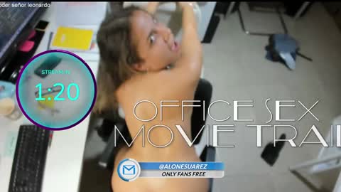 Snapshot of alondra_on_fire chatting on 10-23-25, 01:54 Alondra Suarez online show from 10-23-25, 01:54