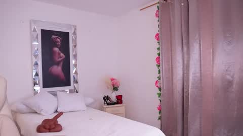 Snapshot of alondrraparrow chatting on 03-06-25, 07:54 Alondra online show from 03-06-25, 07:54