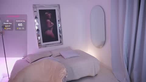 Snapshot of alondrraparrow chatting on 09-22-25, 10:28 Alondra online show from 09-22-25, 10:28