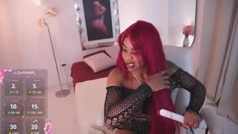 Snapshot of alondrraparrow chatting on 10-30-25, 11:44 Alondra online show from 10-30-25, 11:44