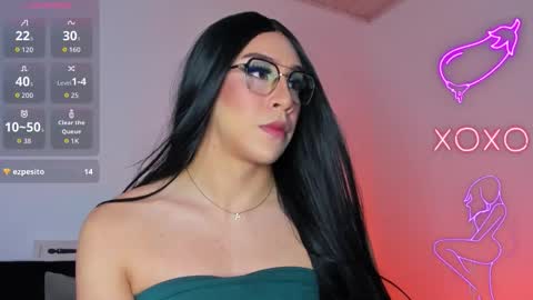 Hazel Bowie online show from 10-17-25, 01:20