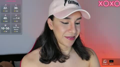 Hazel Bowie online show from 10-27-25, 03:10