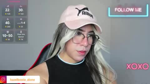 Hazel Bowie online show from 12-17-25, 03:40