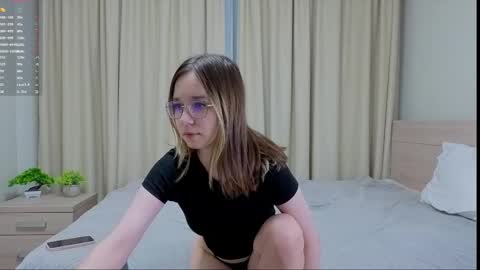 Alorenna online show from 03-18-26, 06:00