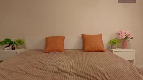 Alorenna online show from 05-12-26, 04:37