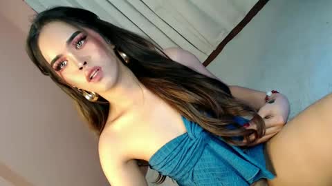 Snapshot of alove_too_last chatting on 02-27-25, 04:53 LEXY online show from 02-27-25, 04:53