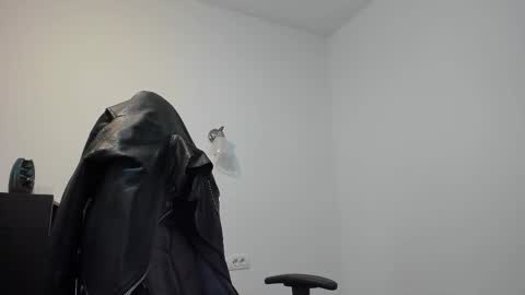 Snapshot of alphagodleatherking92 chatting on 10-09-25, 07:28 LeatherMaster online show from 10-09-25, 07:28