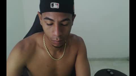 alphas_latins online show from 04-06-26, 07:26