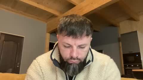 Jhonny online show from 12-18-25, 03:56