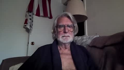 Snapshot of alphauniform chatting on 12-18-24, 03:55 AlphaUniform online show from 12-18-24, 03:55