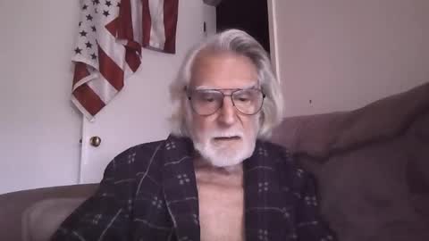 Snapshot of alphauniform chatting on 05-06-26, 02:44 AlphaUniform online show from 05-06-26, 02:44