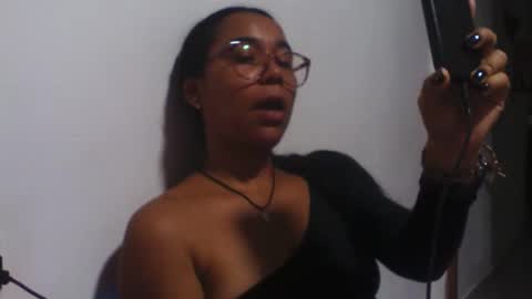 Snapshot of aly826805 chatting on 09-13-25, 04:34 analia online show from 09-13-25, 04:34