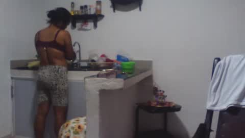 Snapshot of aly826805 chatting on 09-24-25, 04:16 analia online show from 09-24-25, 04:16