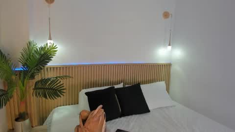 aly_leee online show from 04-08-26, 01:11
