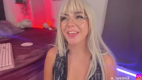 Im back 3 follow me on instagram  na misuan online show from 02-10-25, 01:44