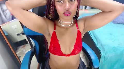 Snapshot of alya_gomez chatting on 12-21-24, 09:15 online show from 12-21-24, 09:15