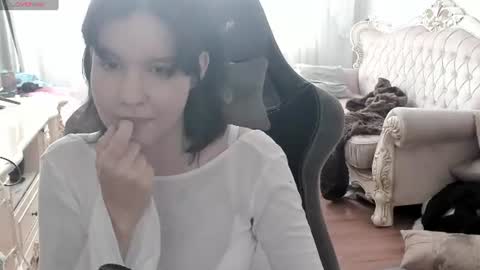 alyaska_yang online show from 06-25-26, 02:32