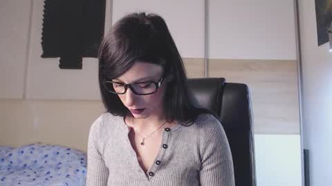 Snapshot of alycetn chatting on 01-26-25, 12:11 Alice online show from 01-26-25, 12:11